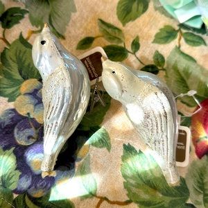Clip on white dove holiday decor EUC